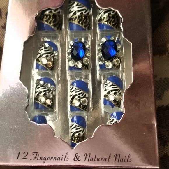 Blue Design Nails with Rhinstone Zebra Design New - Picture 2 of 5